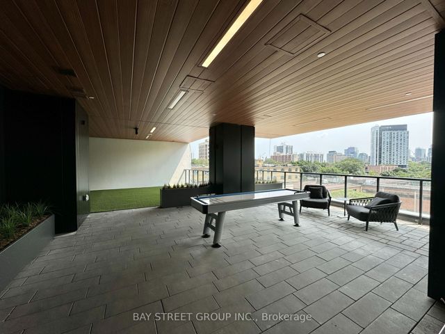 4212 - 319 Jarvis St