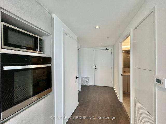 4212 - 319 Jarvis St