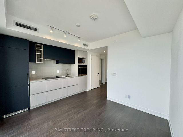 4212 - 319 Jarvis St