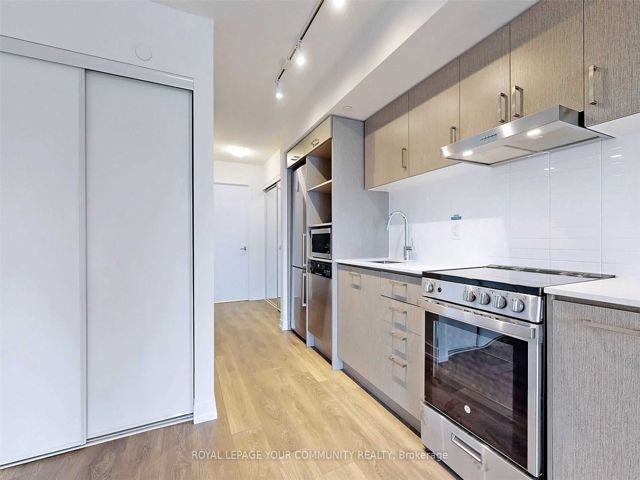 2110 - 219 Dundas St E
