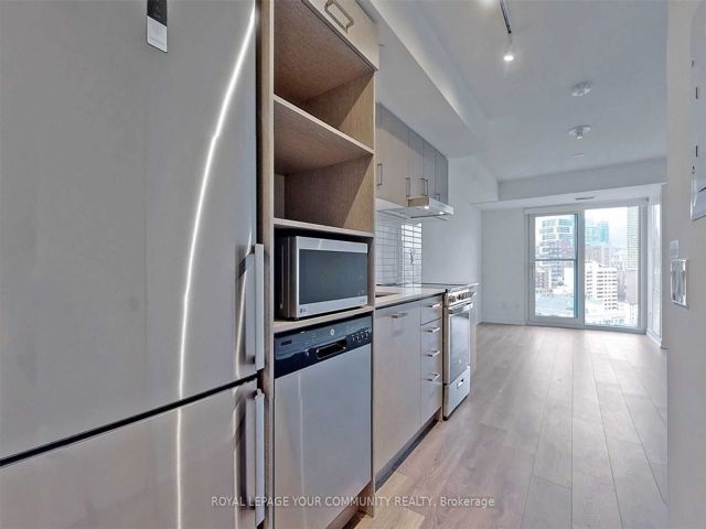 2110 - 219 Dundas St E
