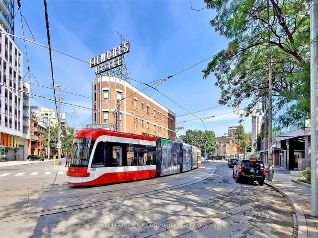 2110 - 219 Dundas St E