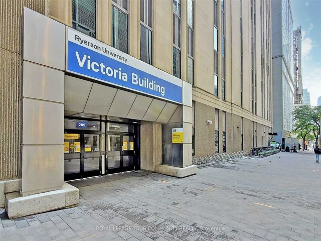 2110 - 219 Dundas St E