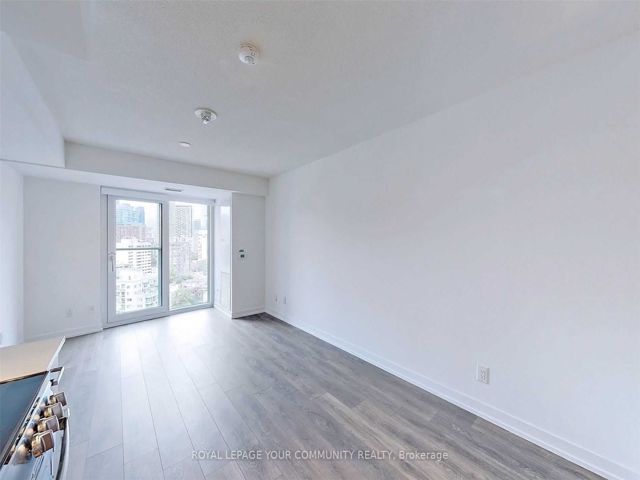 2110 - 219 Dundas St E