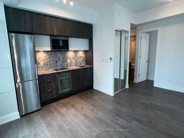 654 - 25 Adra Grado Way