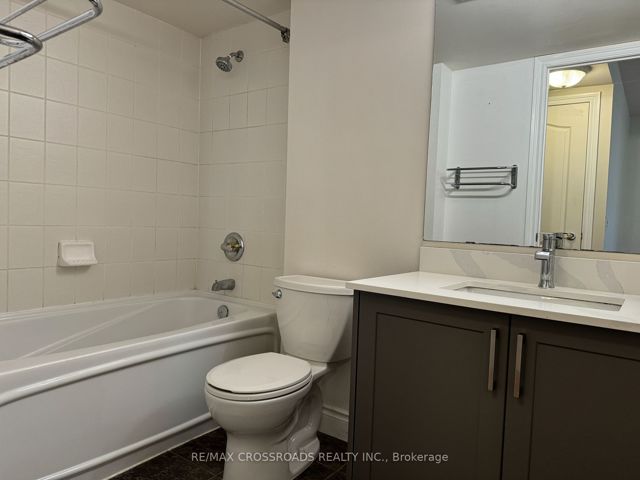 802 - 1103 Leslie St
