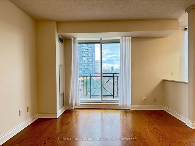 802 - 1103 Leslie St