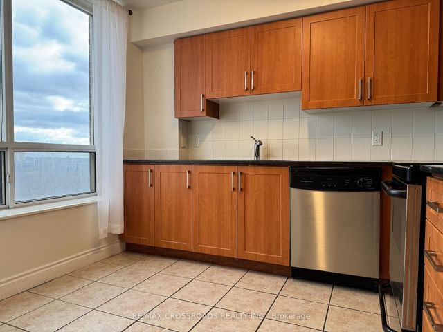 802 - 1103 Leslie St