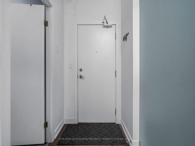 705 - 20 Bruyeres Mews