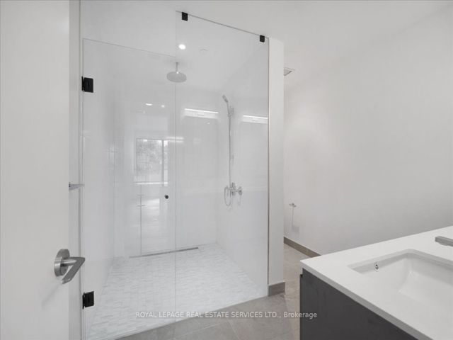 502 - 1414 Bayview Ave