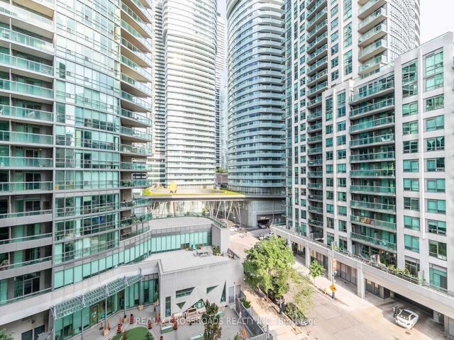 706 - 51 Lower Simcoe St
