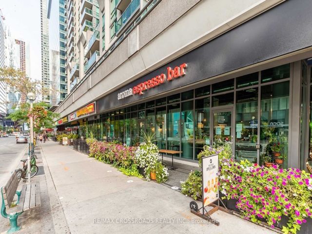 706 - 51 Lower Simcoe St