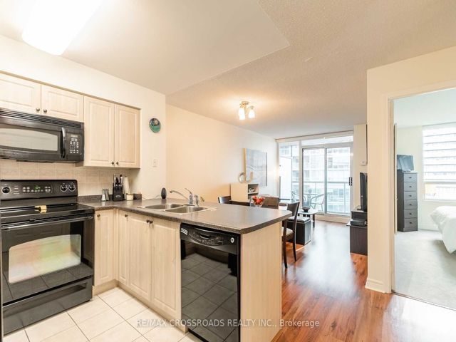 706 - 51 Lower Simcoe St