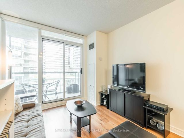 706 - 51 Lower Simcoe St