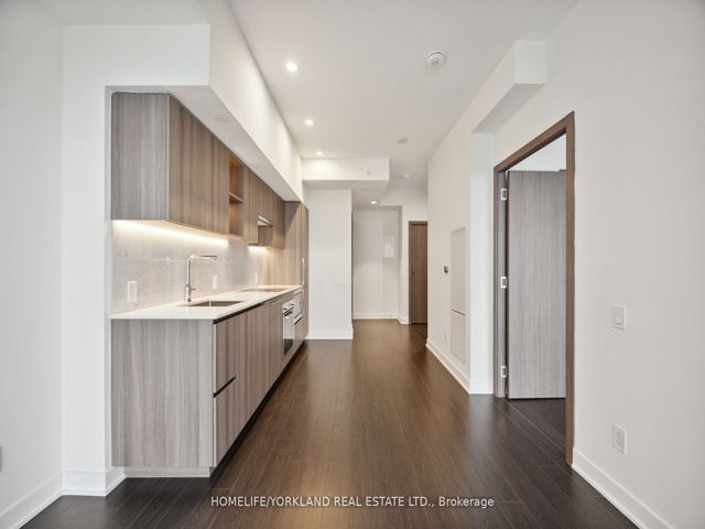 4205 - 17 Bathurst St