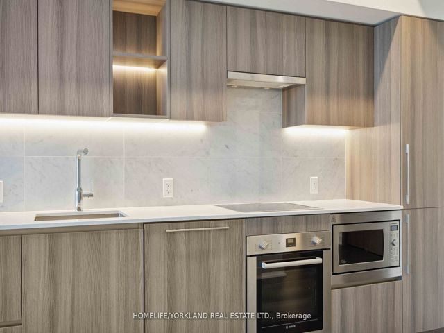 4205 - 17 Bathurst St