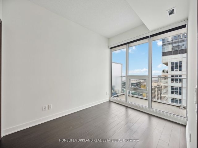 4205 - 17 Bathurst St