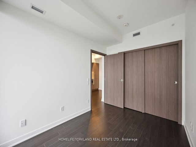 4205 - 17 Bathurst St