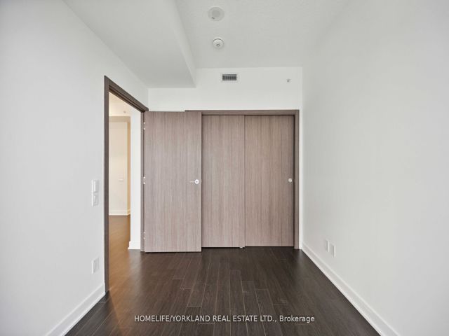 4205 - 17 Bathurst St