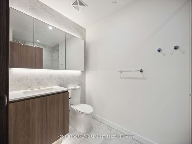 4205 - 17 Bathurst St