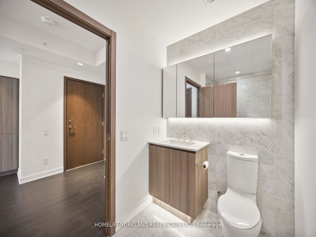 4205 - 17 Bathurst St