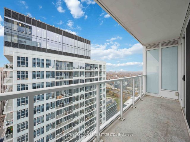4205 - 17 Bathurst St