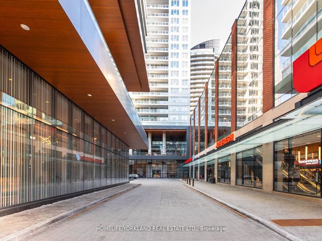 4205 - 17 Bathurst St