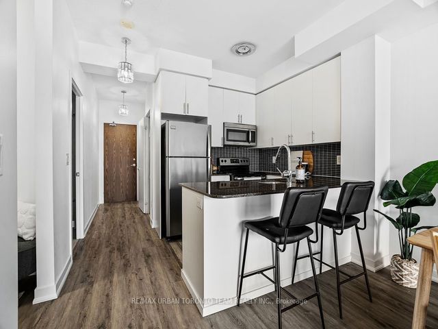 514 - 260 Sackville St