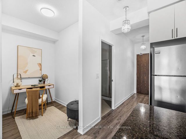 514 - 260 Sackville St