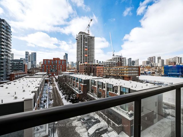 514 - 260 Sackville St