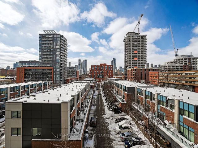 514 - 260 Sackville St