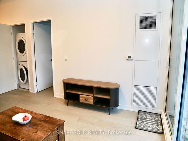 S431 - 455 Front St E