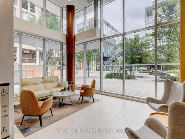 S431 - 455 Front St E