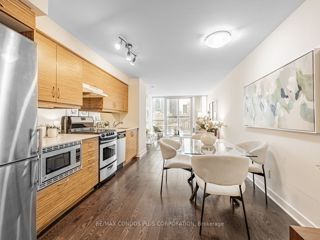 813 - 320 Richmond St E