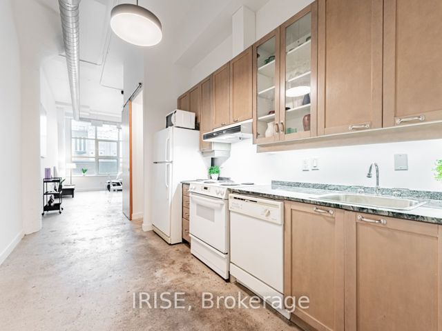 1024 - 155 Dalhousie St