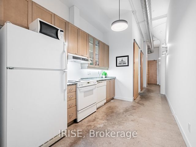 1024 - 155 Dalhousie St