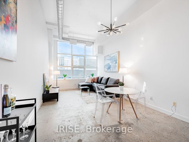 1024 - 155 Dalhousie St