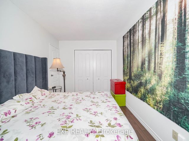 2322 - 633 Bay St