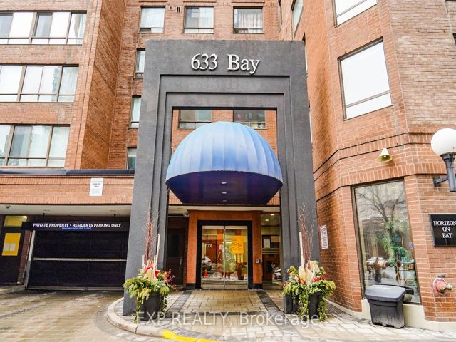 2322 - 633 Bay St