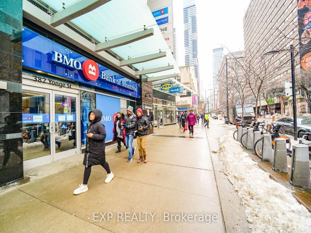 2322 - 633 Bay St