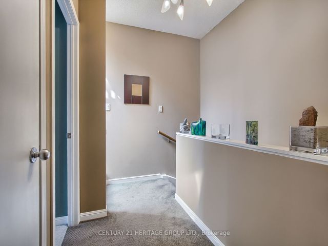 PH6 - 550 Front St W