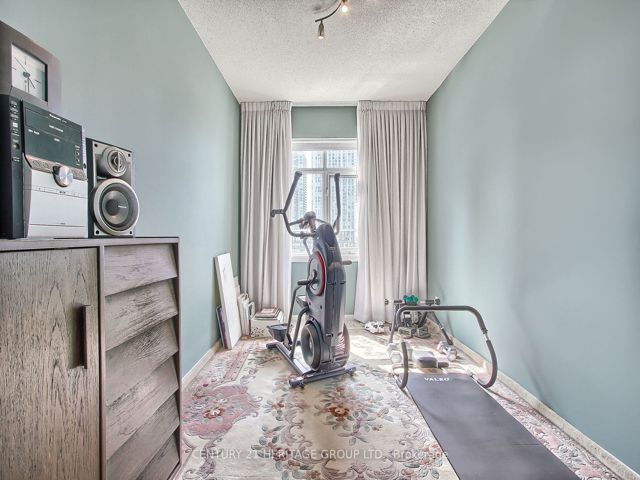 PH6 - 550 Front St W