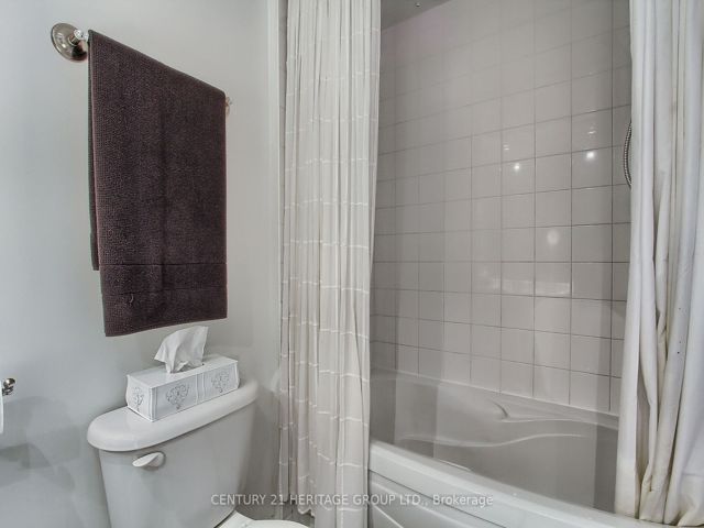 PH6 - 550 Front St W