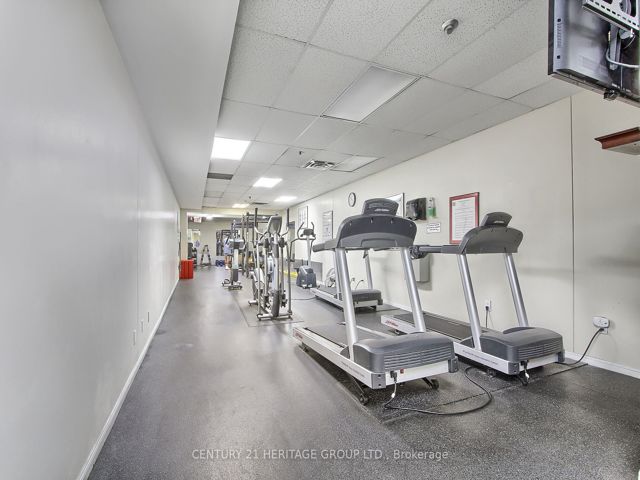 PH6 - 550 Front St W
