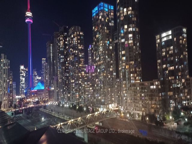 PH6 - 550 Front St W