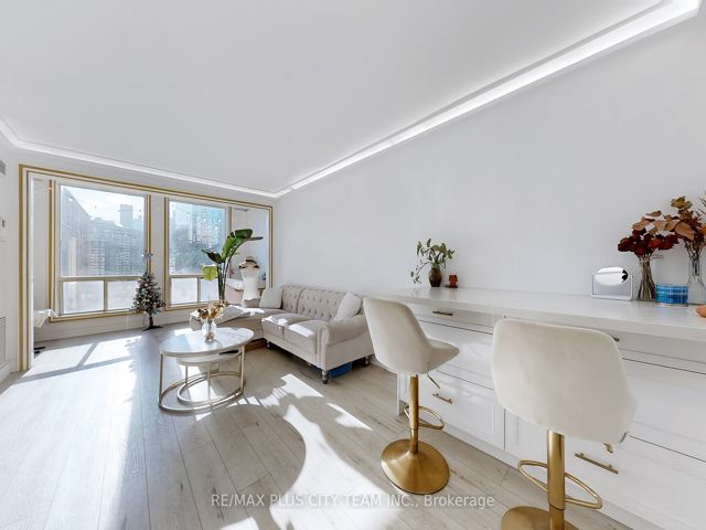 1105 - 25 Grenville St