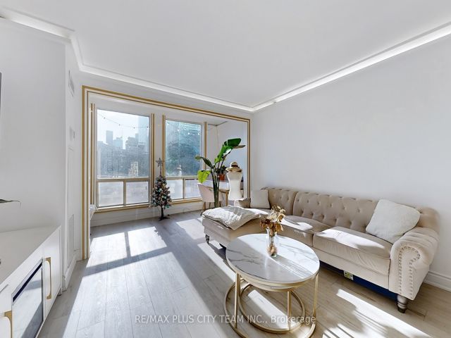 1105 - 25 Grenville St