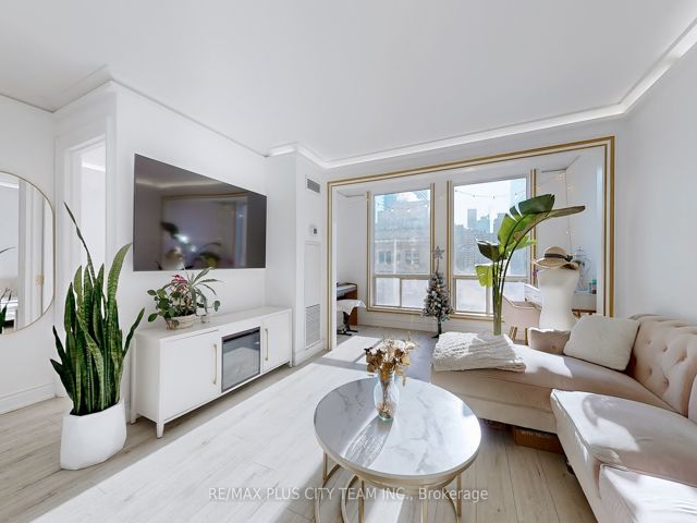 1105 - 25 Grenville St