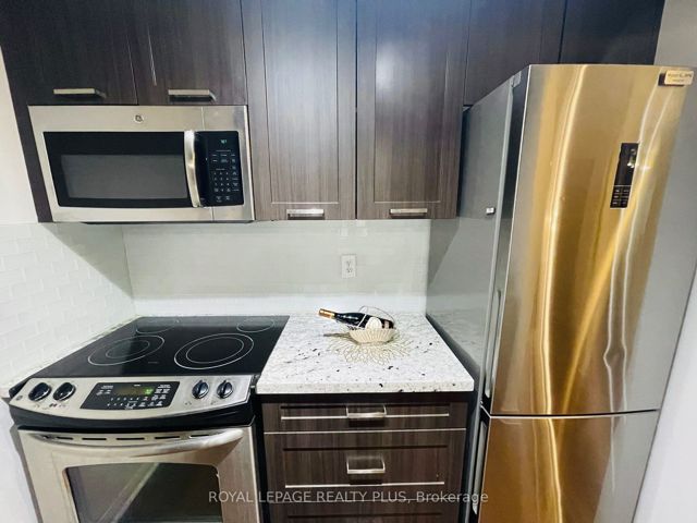 515 - 5 Rosehill Ave