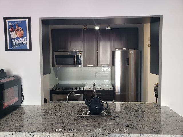 515 - 5 Rosehill Ave